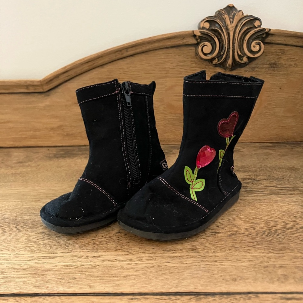 Garanimals Black Kids Boots with Heart and Flower